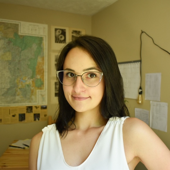 Meet your Posher, Christina - Picture 1 of 1